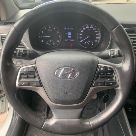 Hyundai Solaris II с пробегом 2017 года, цена 1 378 000 рублей, 76500 км, седан, Автокод Объявления