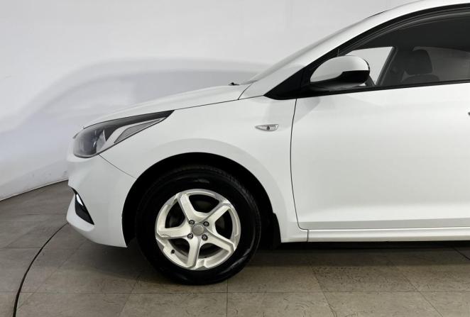 Hyundai Solaris II с пробегом 2018 года, цена 1 415 000 рублей, 91587 км, седан, Автокод Объявления