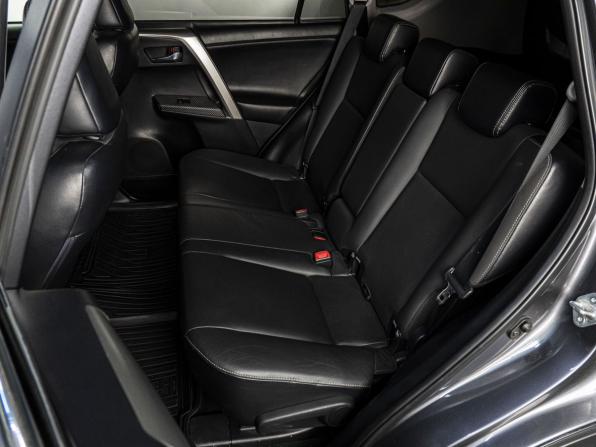 Toyota RAV4 IV (XA40) с пробегом 2015 года, цена 2 365 000 рублей, 181948 км, внедорожник, Автокод Объявления