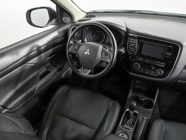 Mitsubishi Outlander III Рестайлинг 2 с пробегом 2015 года, цена 1 849 000 рублей, 142797 км, внедорожник, Автокод Объявления