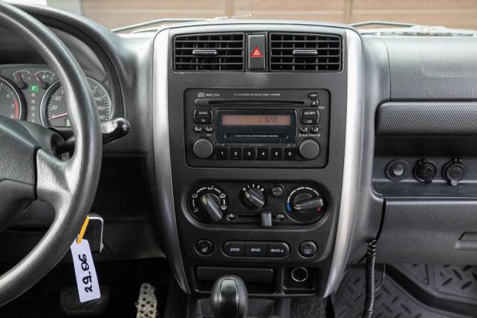 Suzuki Jimny III Рестайлинг 1 с пробегом 2008 года, цена 687 000 рублей, 242200 км, внедорожник, Автокод Объявления