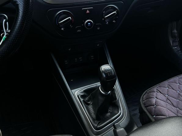 Hyundai Solaris II с пробегом 2018 года, цена 990 000 рублей, 121007 км, седан, Автокод Объявления
