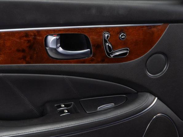 Hyundai Equus II Рестайлинг с пробегом 2013 года, цена 1 719 000 рублей, 205636 км, седан, Автокод Объявления