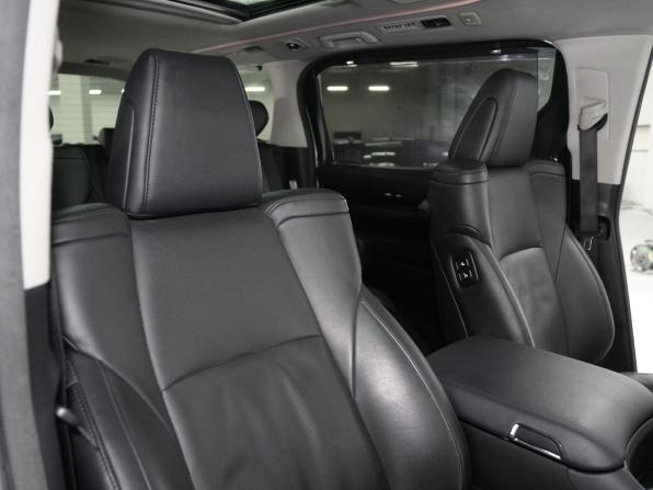 Toyota Vellfire II Рестайлинг с пробегом 2019 года, цена 4 920 000 рублей, 102000 км, минивэн, Автокод Объявления