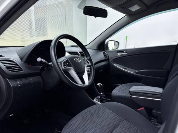 Hyundai Solaris I Рестайлинг с пробегом 2016 года, цена 890 000 рублей, 165269 км, седан, Автокод Объявления