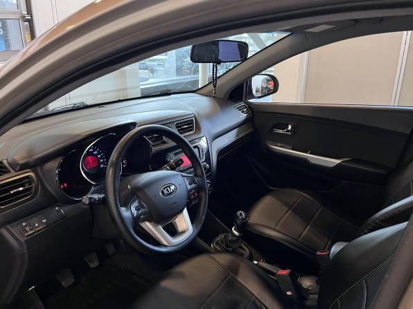 Kia Rio III с пробегом 2013 года, цена 890 000 рублей, 167309 км, хэтчбек, Автокод Объявления