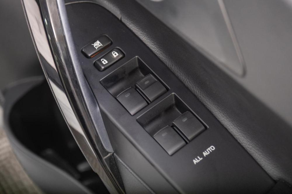 Toyota Auris II Рестайлинг Томск  - изображение 8