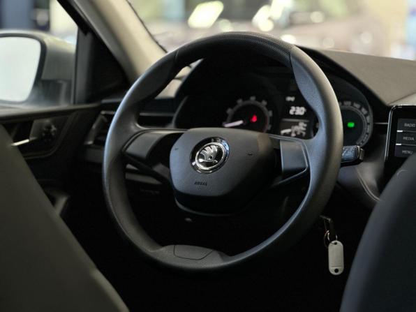Skoda Rapid II с пробегом 2021 года, цена 1 450 000 рублей, 112529 км, лифтбек, Автокод Объявления