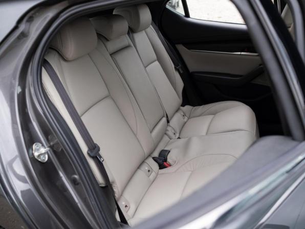 Mazda 3 IV (BP) с пробегом 2019 года, цена 2 450 000 рублей, 113040 км, хэтчбек, Автокод Объявления
