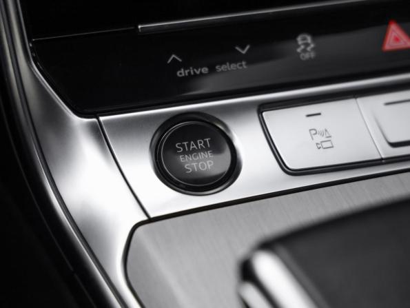Audi A6 V (C8) с пробегом 2021 года, цена 5 899 000 рублей, 40046 км, седан, Автокод Объявления