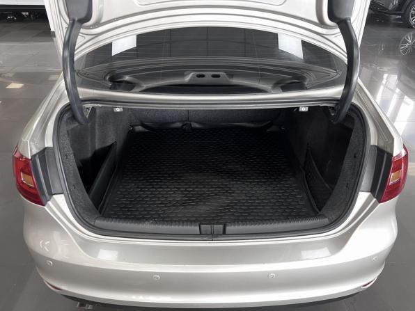 Volkswagen Jetta VI с пробегом 2013 года, цена 745 000 рублей, 296975 км, седан, Автокод Объявления