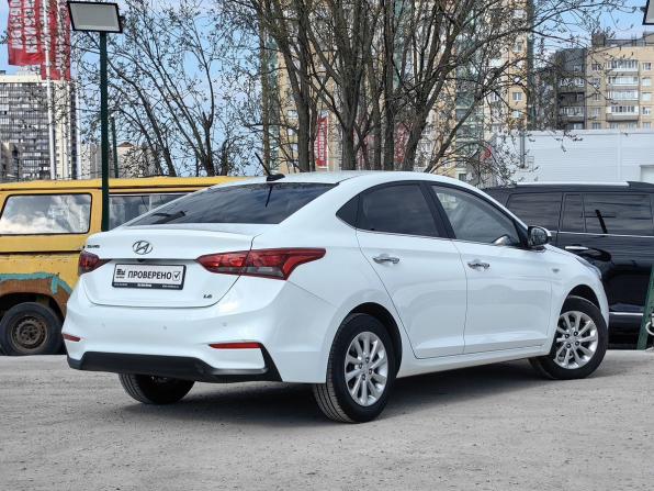 Hyundai Solaris II с пробегом 2020 года, цена 1 649 000 рублей, 61000 км, седан, Автокод Объявления