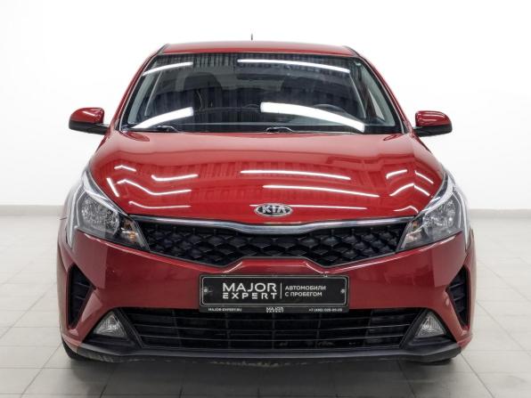 Kia Rio IV Рестайлинг с пробегом 2021 года, цена 1 630 000 рублей, 56582 км, седан, Автокод Объявления