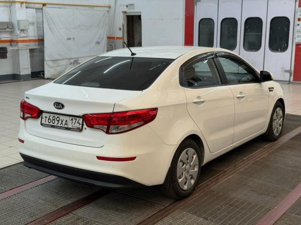 Kia Rio III Рестайлинг с пробегом 2015 года, цена 999 000 рублей, 180260 км, седан, Автокод Объявления