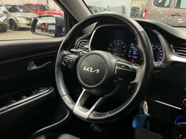 Kia Rio IV Рестайлинг с пробегом 2021 года, цена 1 590 000 рублей, 49185 км, седан, Автокод Объявления