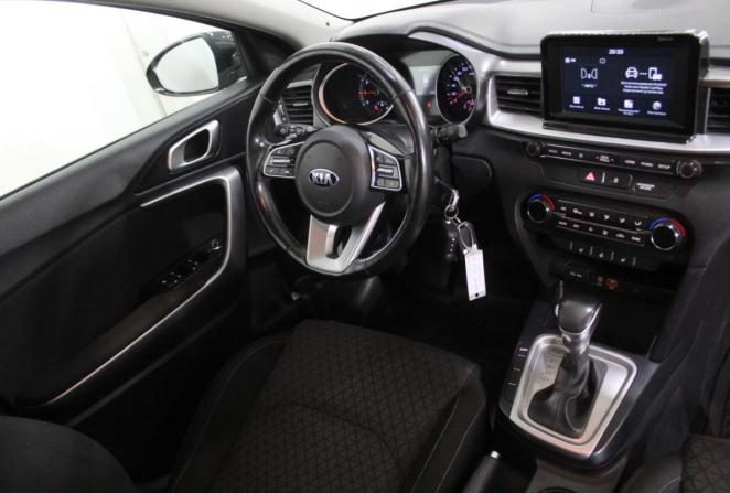 Kia Ceed II Рестайлинг с пробегом 2018 года, цена 1 920 000 рублей, 68518 км, хэтчбек, Автокод Объявления