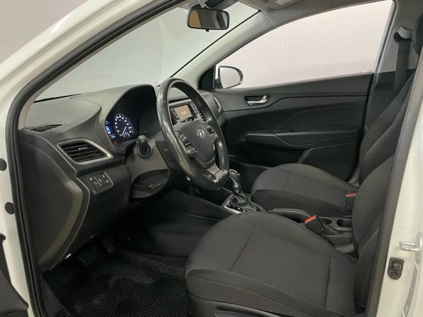 Hyundai Solaris II с пробегом 2018 года, цена 1 330 000 рублей, 128786 км, седан, Автокод Объявления