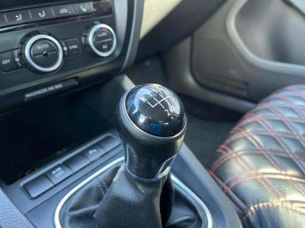 Volkswagen Jetta VI с пробегом 2013 года, цена 1 070 000 рублей, 246964 км, седан, Автокод Объявления