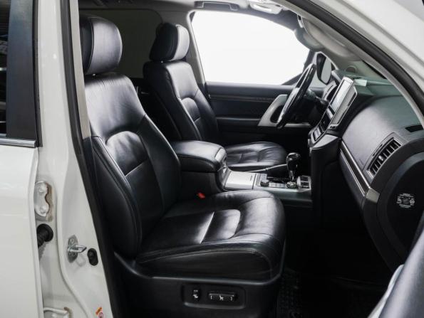 Toyota Land Cruiser 200 Series Рестайлинг 2 с пробегом 2018 года, цена 6 839 000 рублей, 176053 км, внедорожник, Автокод Объявления