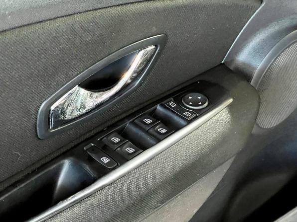 Renault Fluence I Рестайлинг с пробегом 2013 года, цена 800 000 рублей, 190000 км, седан, Автокод Объявления
