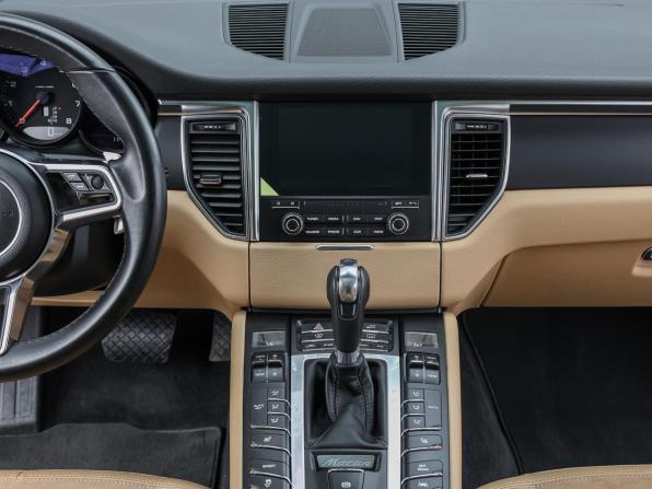 Porsche Macan I Рестайлинг с пробегом 2018 года, цена 3 590 000 рублей, 58889 км, внедорожник, Автокод Объявления