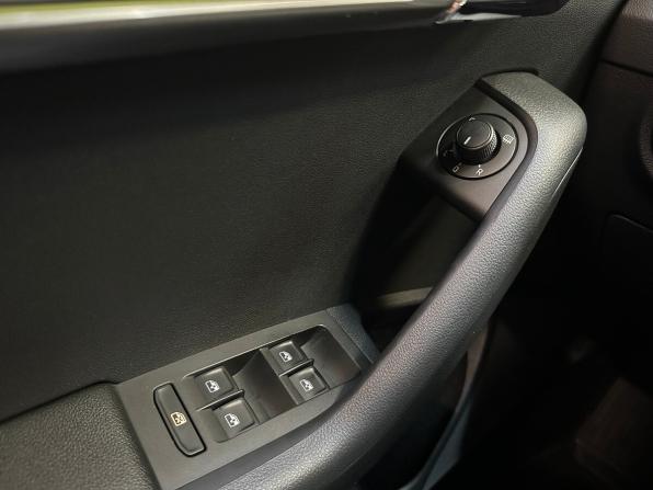 Skoda Octavia III (A7) Рестайлинг с пробегом 2019 года, цена 2 290 000 рублей, 131161 км, лифтбек, Автокод Объявления