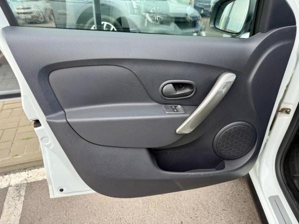 Renault Sandero II Рестайлинг с пробегом 2019 года, цена 1 199 000 рублей, 65292 км, хэтчбек, Автокод Объявления