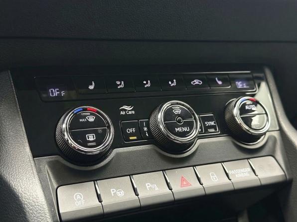 Skoda Karoq I с пробегом 2020 года, цена 2 429 000 рублей, 98215 км, внедорожник, Автокод Объявления