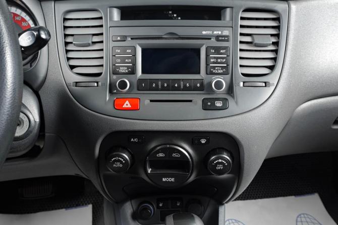Kia Rio II Рестайлинг с пробегом 2011 года, цена 829 000 рублей, 128279 км, хэтчбек, Автокод Объявления