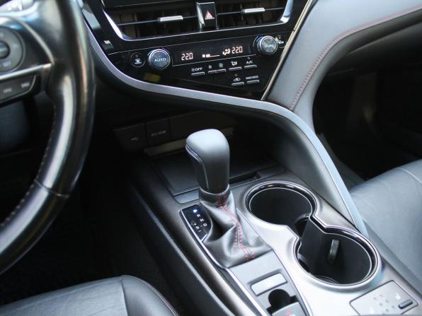 Toyota Camry VIII (XV70) Рестайлинг с пробегом 2021 года, цена 2 699 000 рублей, 100639 км, седан, Автокод Объявления
