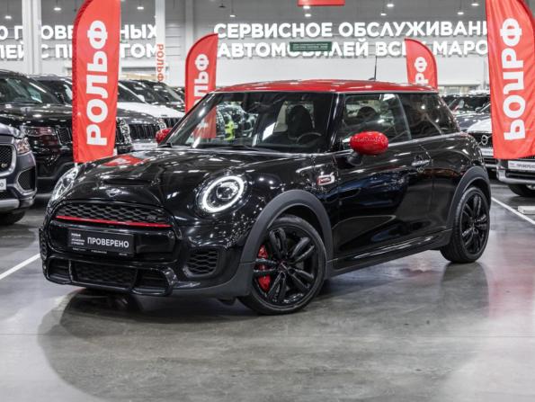 Mini Hatch III (F55/F56) Рестайлинг с пробегом 2019 года, цена 2 780 000 рублей, 54711 км, хэтчбек, Автокод Объявления