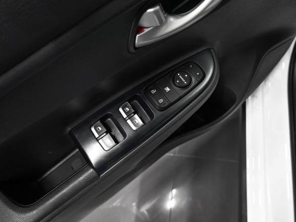 Kia Rio IV с пробегом 2019 года, цена 1 595 000 рублей, 108335 км, хэтчбек, Автокод Объявления