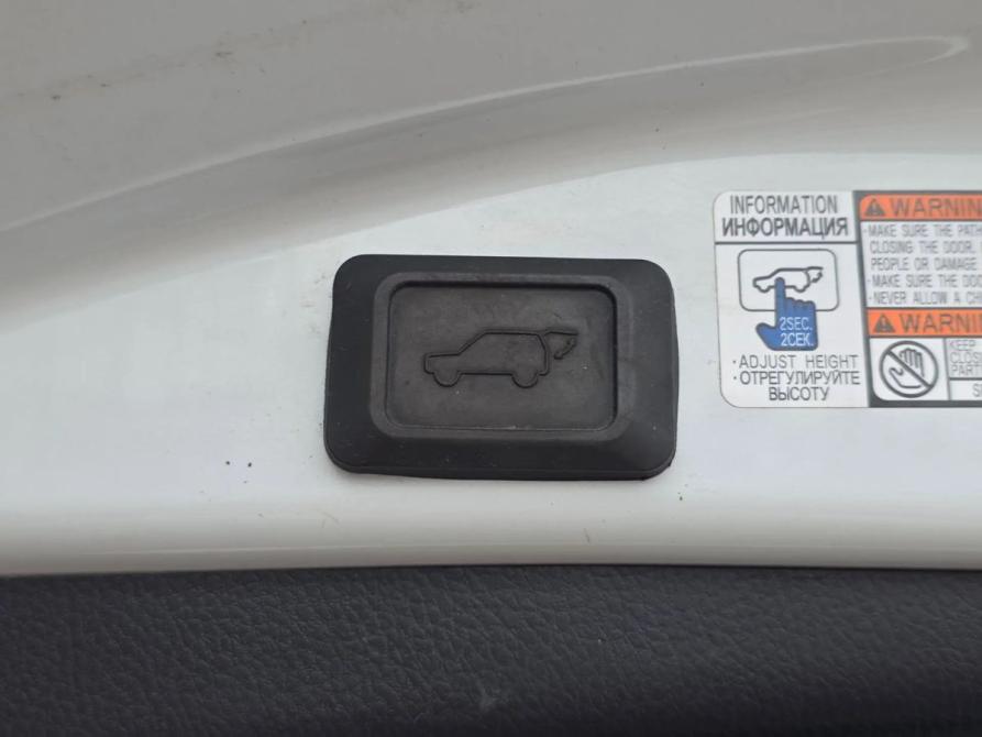 Toyota RAV4 IV (XA40) Рестайлинг Санкт-Петербург  - изображение 9