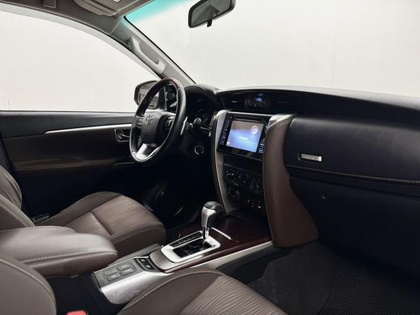 Toyota Fortuner II с пробегом 2018 года, цена 3 310 000 рублей, 204384 км, внедорожник, Автокод Объявления