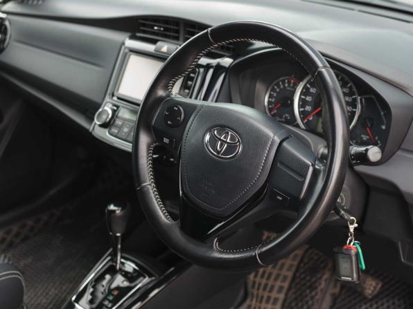 Toyota Corolla XI (E160 E170 E180) Рестайлинг 1 с пробегом 2015 года, цена 1 290 000 рублей, 94180 км, универсал, Автокод Объявления