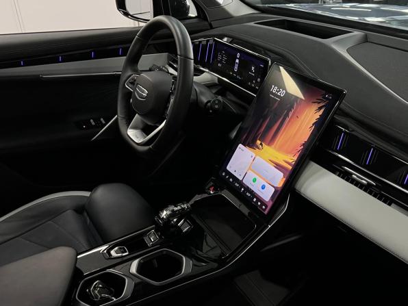 Geely Atlas II с пробегом 2024 года, цена 3 099 000 рублей, 37000 км, внедорожник, Автокод Объявления