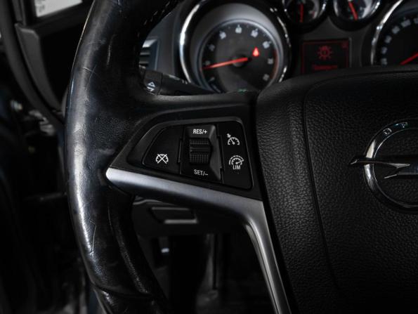 Opel Astra J Рестайлинг с пробегом 2014 года, цена 901 000 рублей, 200894 км, седан, Автокод Объявления