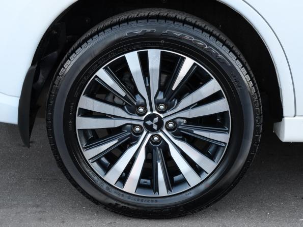 Mitsubishi Outlander III Рестайлинг 3 с пробегом 2022 года, цена 2 298 000 рублей, 47112 км, внедорожник, Автокод Объявления