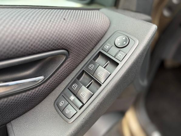 Mercedes-Benz A-Класс II (W169) Рестайлинг с пробегом 2009 года, цена 465 000 рублей, 215875 км, хэтчбек, Автокод Объявления