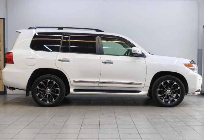 Toyota Land Cruiser 200 Series Рестайлинг 1 с пробегом 2014 года, цена 4 100 000 рублей, 230529 км, внедорожник, Автокод Объявления