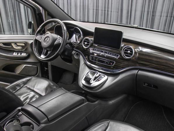 Mercedes-Benz V-Класс III (W447) с пробегом 2017 года, цена 3 498 000 рублей, 253078 км, минивэн, Автокод Объявления