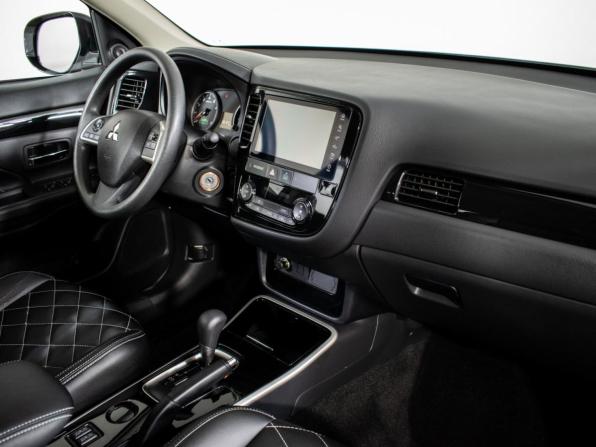 Mitsubishi Outlander III Рестайлинг 3 с пробегом 2022 года, цена 2 520 000 рублей, 22150 км, внедорожник, Автокод Объявления