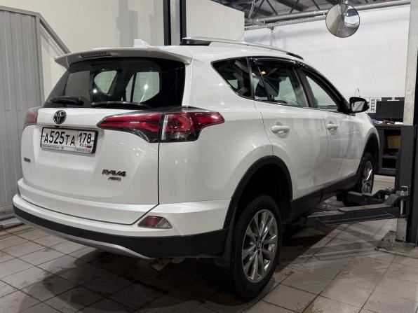 Toyota RAV4 IV (XA40) Рестайлинг с пробегом 2018 года, цена 2 898 000 рублей, 59538 км, внедорожник, Автокод Объявления