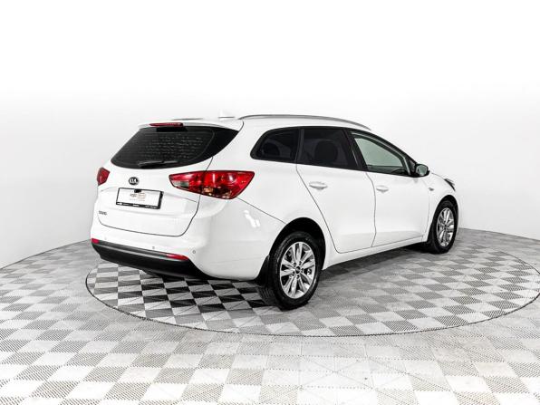 Kia Ceed II Рестайлинг с пробегом 2017 года, цена 1 329 100 рублей, 122742 км, универсал, Автокод Объявления