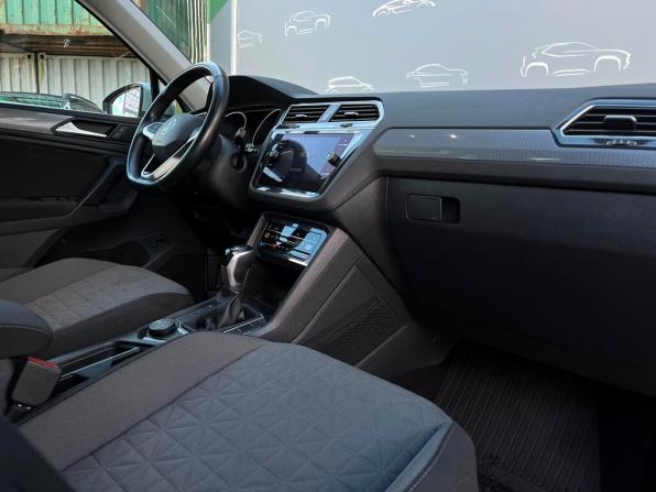 Volkswagen Tiguan II Рестайлинг с пробегом 2021 года, цена 3 325 100 рублей, 77129 км, внедорожник, Автокод Объявления
