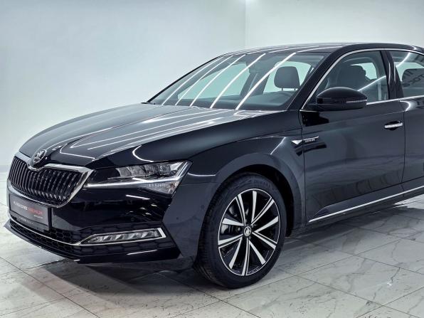 Skoda Superb III Рестайлинг с пробегом 2024 года, цена 3 250 000 рублей, 125 км, лифтбек, Автокод Объявления
