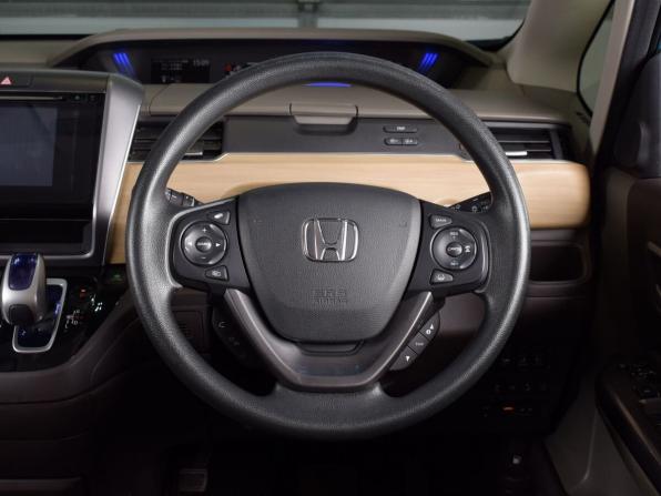 Honda Freed II с пробегом 2016 года, цена 1 299 999 рублей, 170841 км, компактвэн, Автокод Объявления