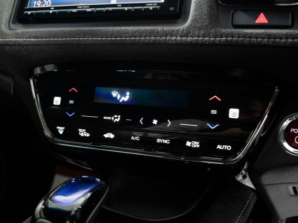 Honda Vezel I с пробегом 2017 года, цена 1 675 000 рублей, 110590 км, внедорожник, Автокод Объявления