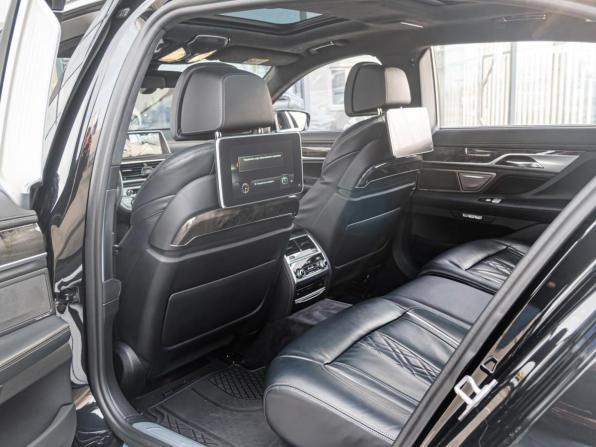 BMW 7 серии VI (G11/G12) с пробегом 2018 года, цена 5 690 000 рублей, 28568 км, седан, Автокод Объявления