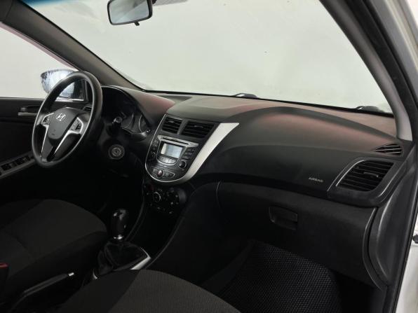 Hyundai Solaris I с пробегом 2013 года, цена 603 000 рублей, 231159 км, хэтчбек, Автокод Объявления